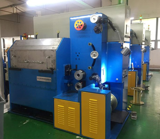 LT160-31-200 （HS160） 卧式水箱拉丝机